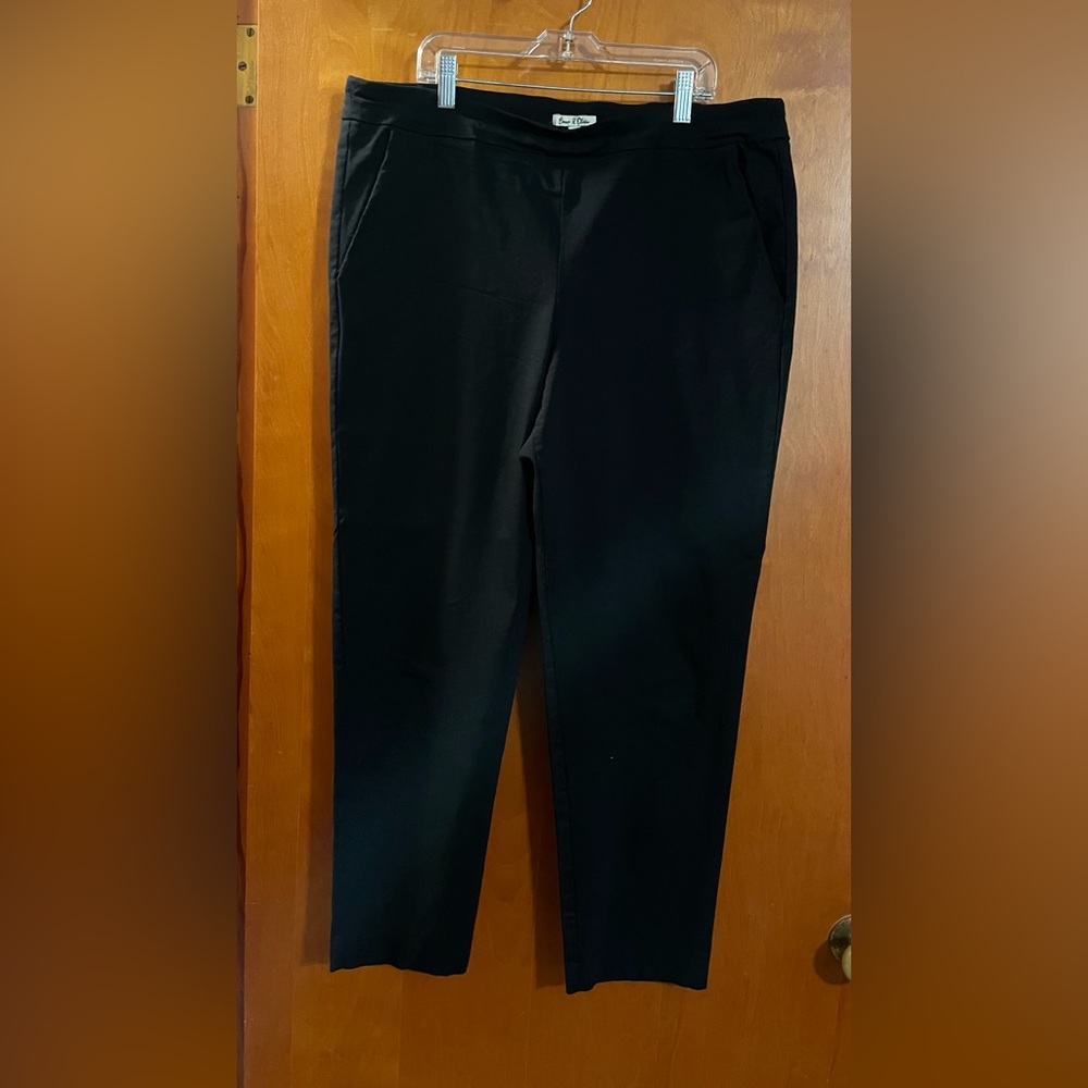 Ladies, Size 16 Emma & Olivia Dress Cropped Pants.